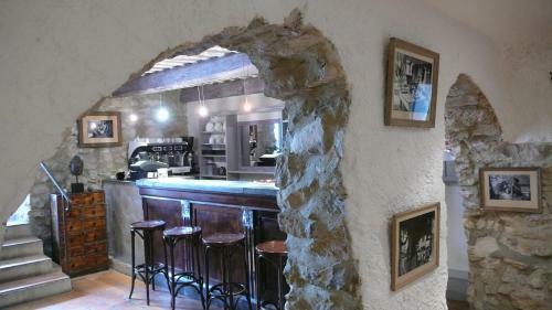 Hotel La Petite Auberge De Lussan