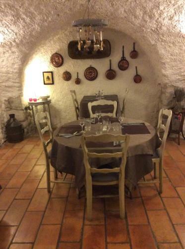 Hotel La Petite Auberge De Lussan
