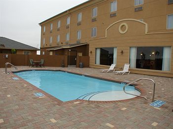Holiday Inn Express Hotel & Suites Zapata