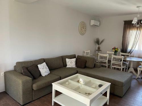 Marikas Country House