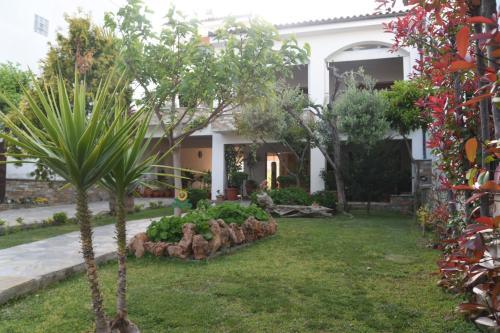 Apartment With Garden 20 Meters From The Beach