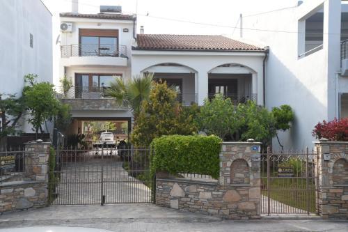 Apartment With Garden 20 Meters From The Beach
