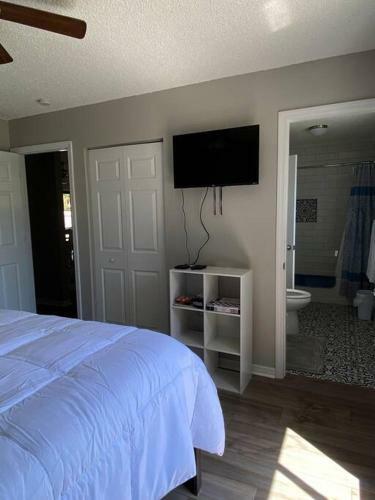 Great Getaway Home. Close To Shopping And Beaches