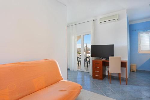 Apartments With A Parking Space Seget Vranjica, Trogir - 18138