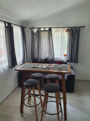 Apartamento Villa Jerkovi?-secluded House With Pool