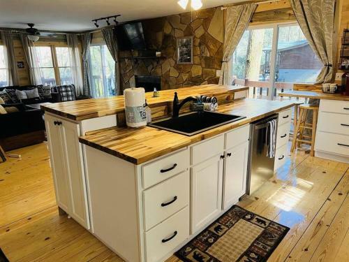 New!creek Front Cabin W/ Kingbed/firepit/fireplace