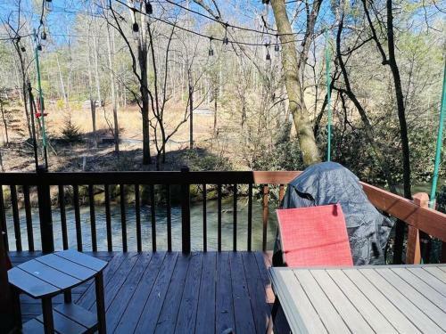 New!creek Front Cabin W/ Kingbed/firepit/fireplace