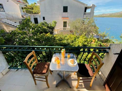 Seaview & Beachfront Apartments Jakov