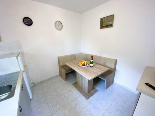 Seaview & Beachfront Apartments Jakov