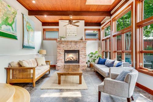 Brilliant & Spacious Home By Historic Train Depot