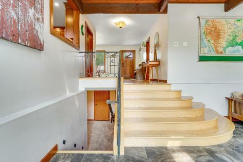 Brilliant & Spacious Home By Historic Train Depot