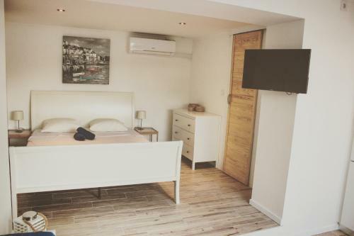 O Sole Apartment With Private Beach