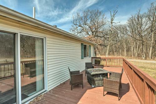 Renovated Home With Deck, Steps To State Park!