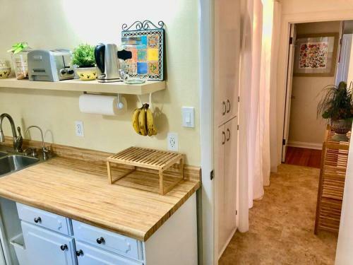 Apartamento Sunlight Splendor Suite At Twin Oaks Inn