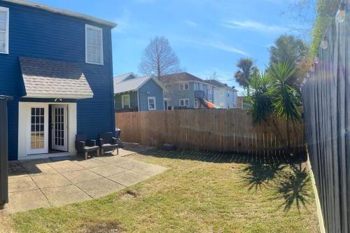 Magnolia House 3 Bedroom 2 And Half Baths And 5 Beds