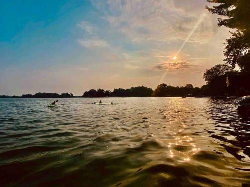 Cottages On Sand Lake - The Lakeside Cabin