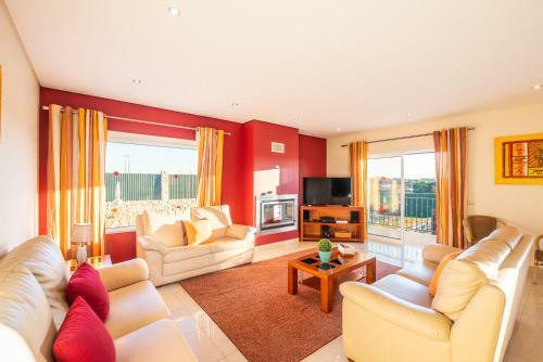 Villa Cordeiro - Heated Pool - Free Wi-fi - Air Con