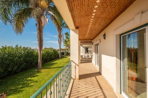 Villa Cordeiro - Heated Pool - Free Wi-fi - Air Con