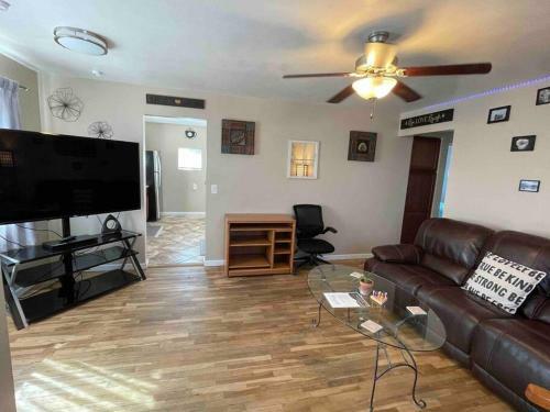 Centrally Located 2 Bedroom, 1 Bath Home.
