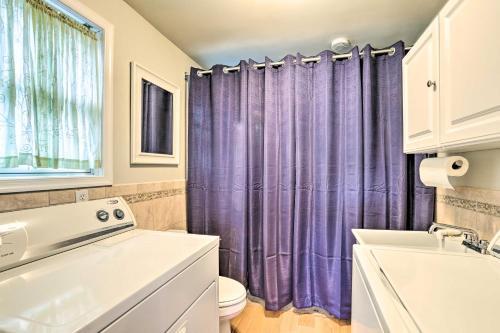 Beautiful Spacious Beach Home, Private Deck & Grill, With Beach Badges