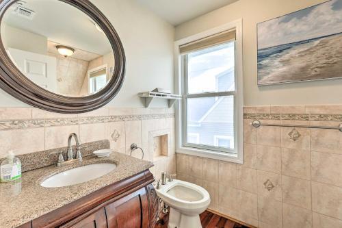 Beautiful Spacious Beach Home, Private Deck & Grill, With Beach Badges