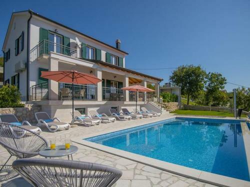 Luxury Villa Melita With Heated Pool