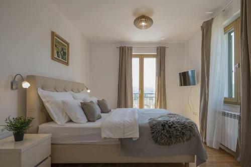 Luxury Villa Melita With Heated Pool