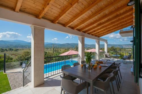 Luxury Villa Melita With Heated Pool