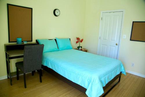 Modern Brighton Room-with Balcony-5min To Beach-separate Entrance