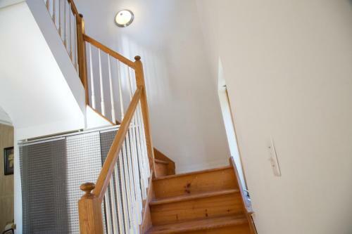 Modern Brighton Room-with Balcony-5min To Beach-separate Entrance