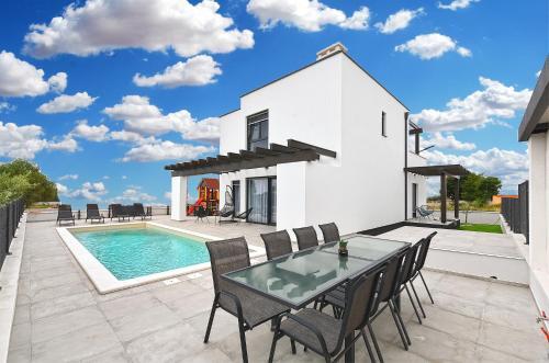 Villa Galizana 2111