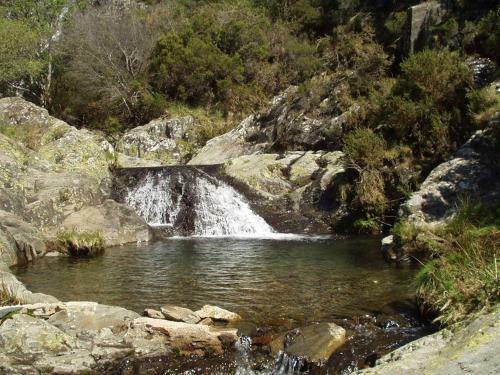 Chez Louise: Onde A Serra Beija O C�u