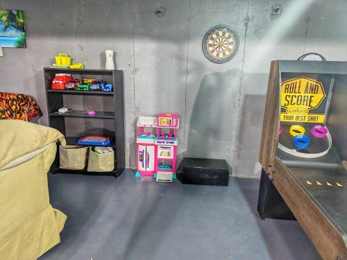 Perfect Poconos Getaway With Hot Tub & Game Room!