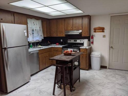 Perfect Poconos Getaway With Hot Tub & Game Room!