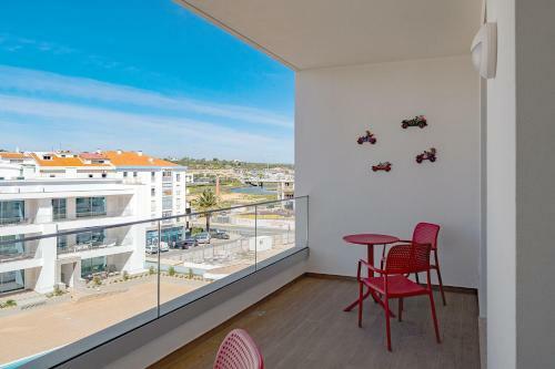 Gorgeous Marina View Apartment, Close To The Beach