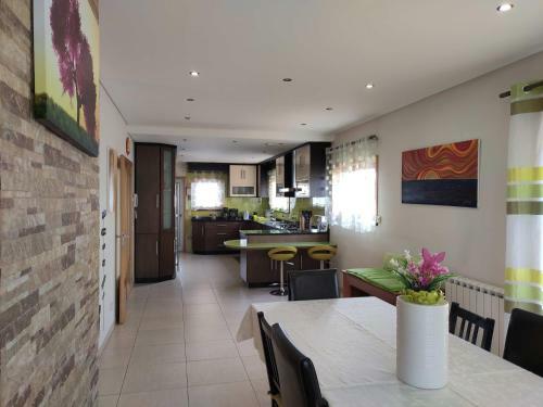 Hostal Room In Villa - 4 Bedroom House With Private Pool
