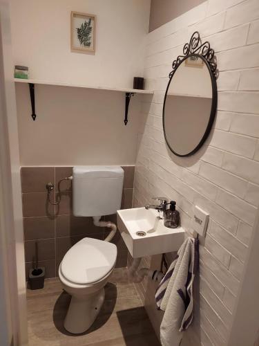 Large And Quiet Apartment With Great Balcony