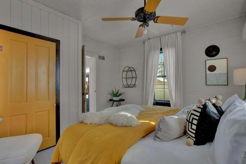 Gorgeous Home 1 Blk From Main With Hot Tub & Fire Pit!