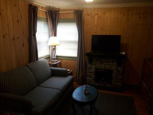Valley Brook Cottages And Cabins