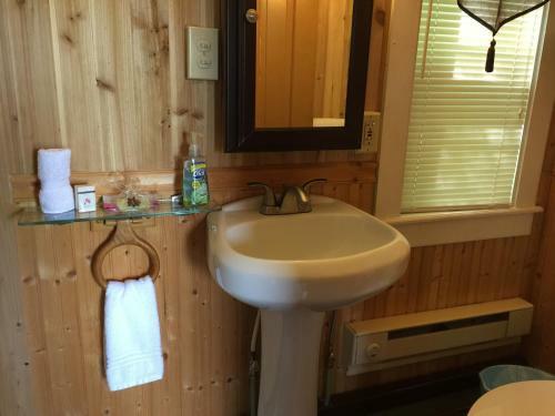 Valley Brook Cottages And Cabins