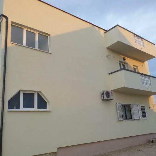 Apartments Mira
