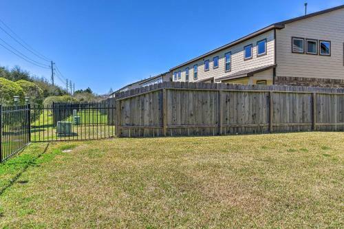Quiet Rosenberg Home With Yard Less Than 4 Mi To Dtwn