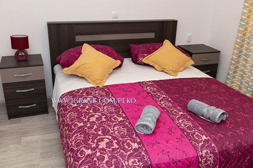 Apartments By The Sea Igrane, Makarska - 18405
