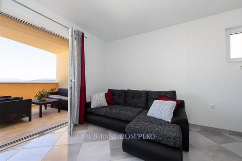 Apartments By The Sea Igrane, Makarska - 18405