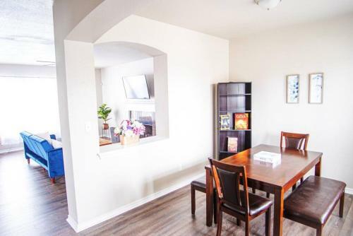 Sun Light Kissed Home Vacation Friendly Abode