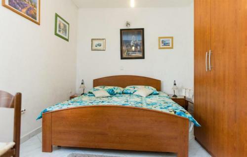 Stunning Apartment In Grebastica With Wifi And 2 Bedrooms