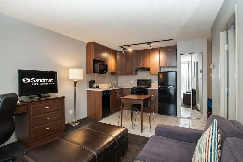 Hotel Sandman Suites On Davie
