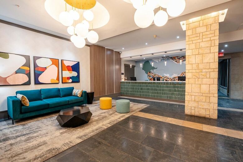 Hotel Sandman Suites On Davie
