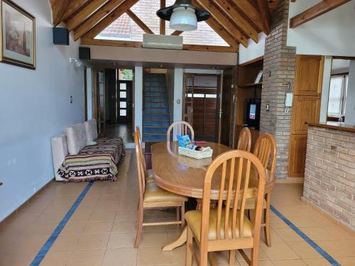Casa Categor�a Cerca Parque General San Martin.