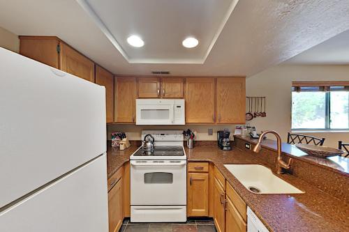 Red Pine Condominiums Unit 42